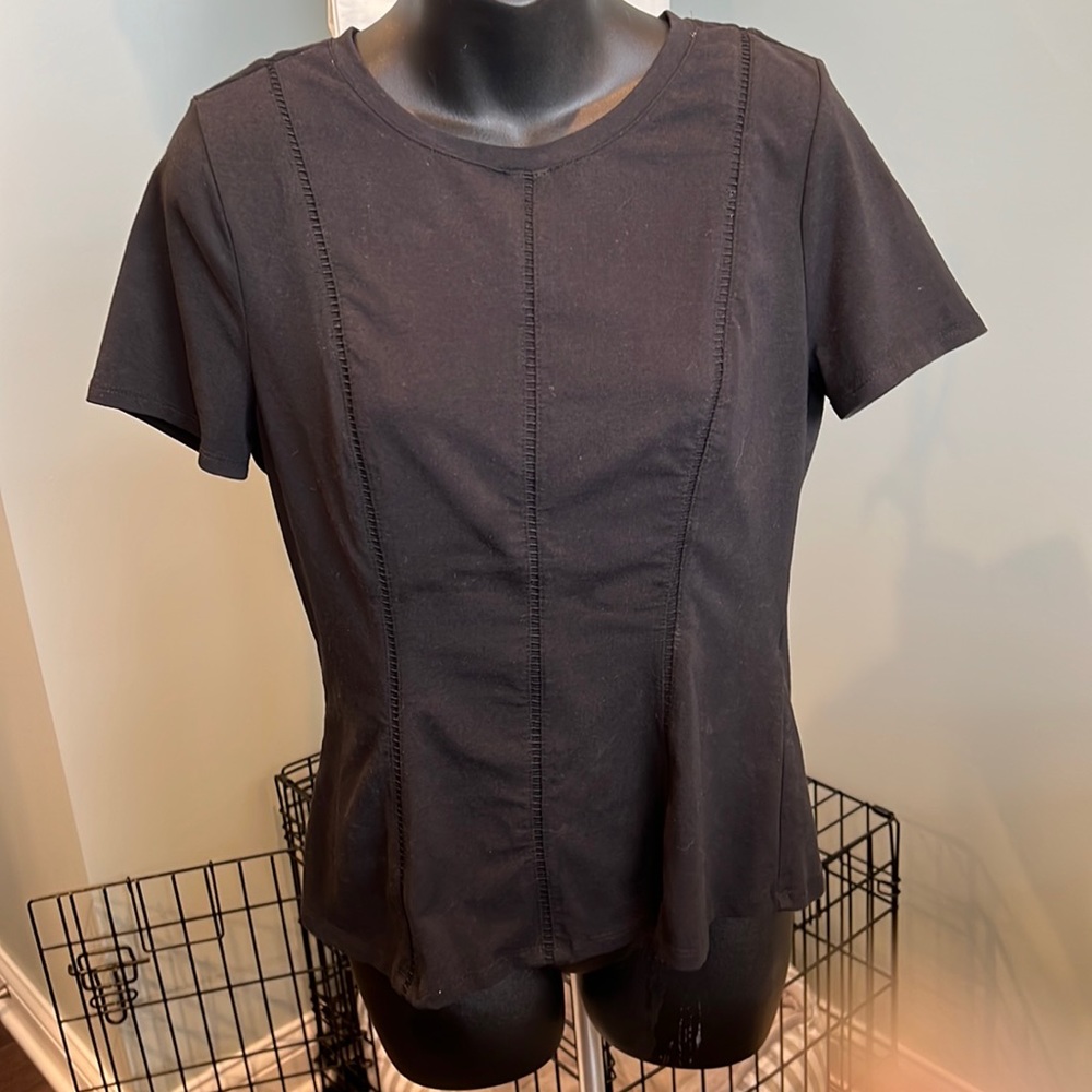 Detailed black T-shirt